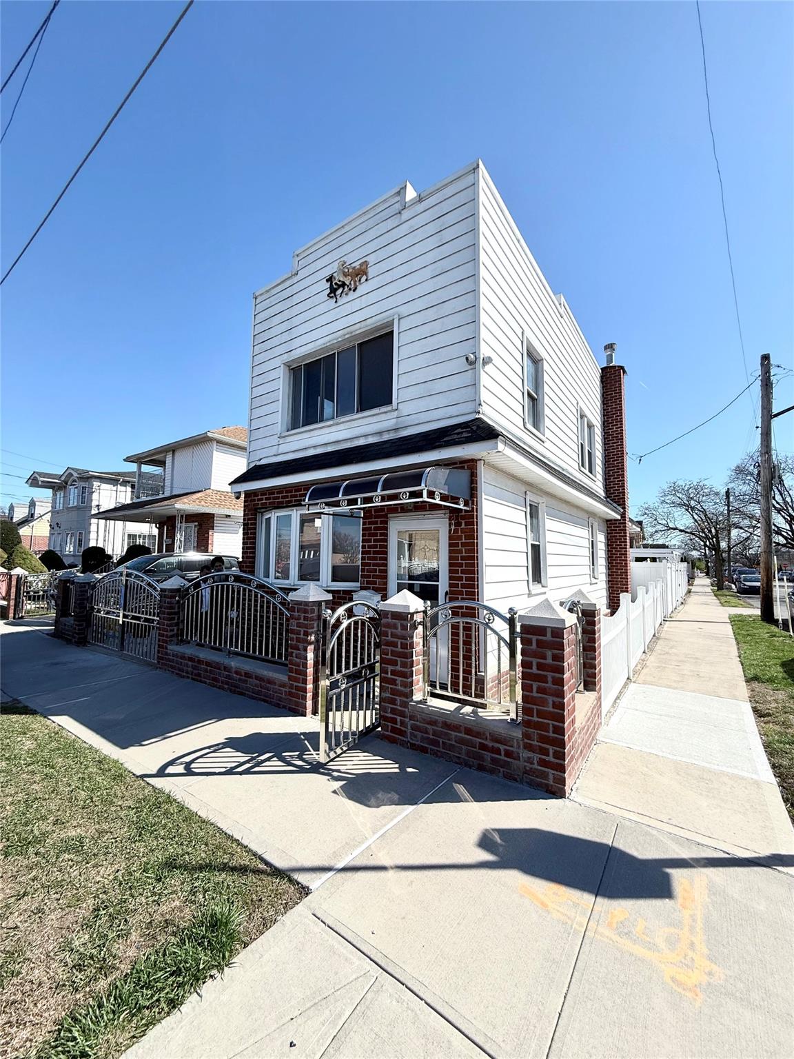126th Street, South Ozone Park, Queens, NY - 3 Bedrooms  
3 Bathrooms  
6 Rooms - 