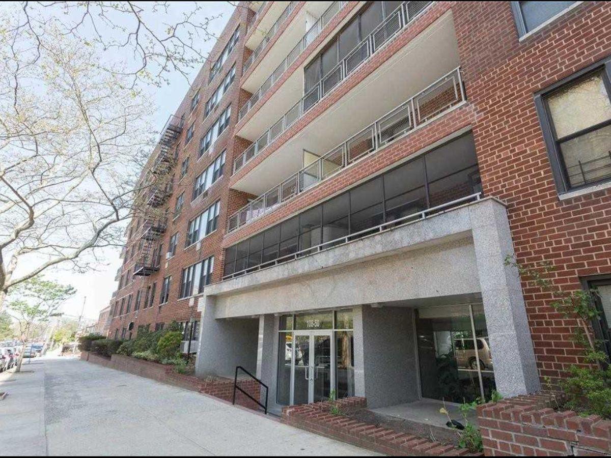 Property for Sale at 62nd Drive 6R, Forest Hills, Queens, NY - Bedrooms: 2 
Bathrooms: 1 
Rooms: 4  - $350,000