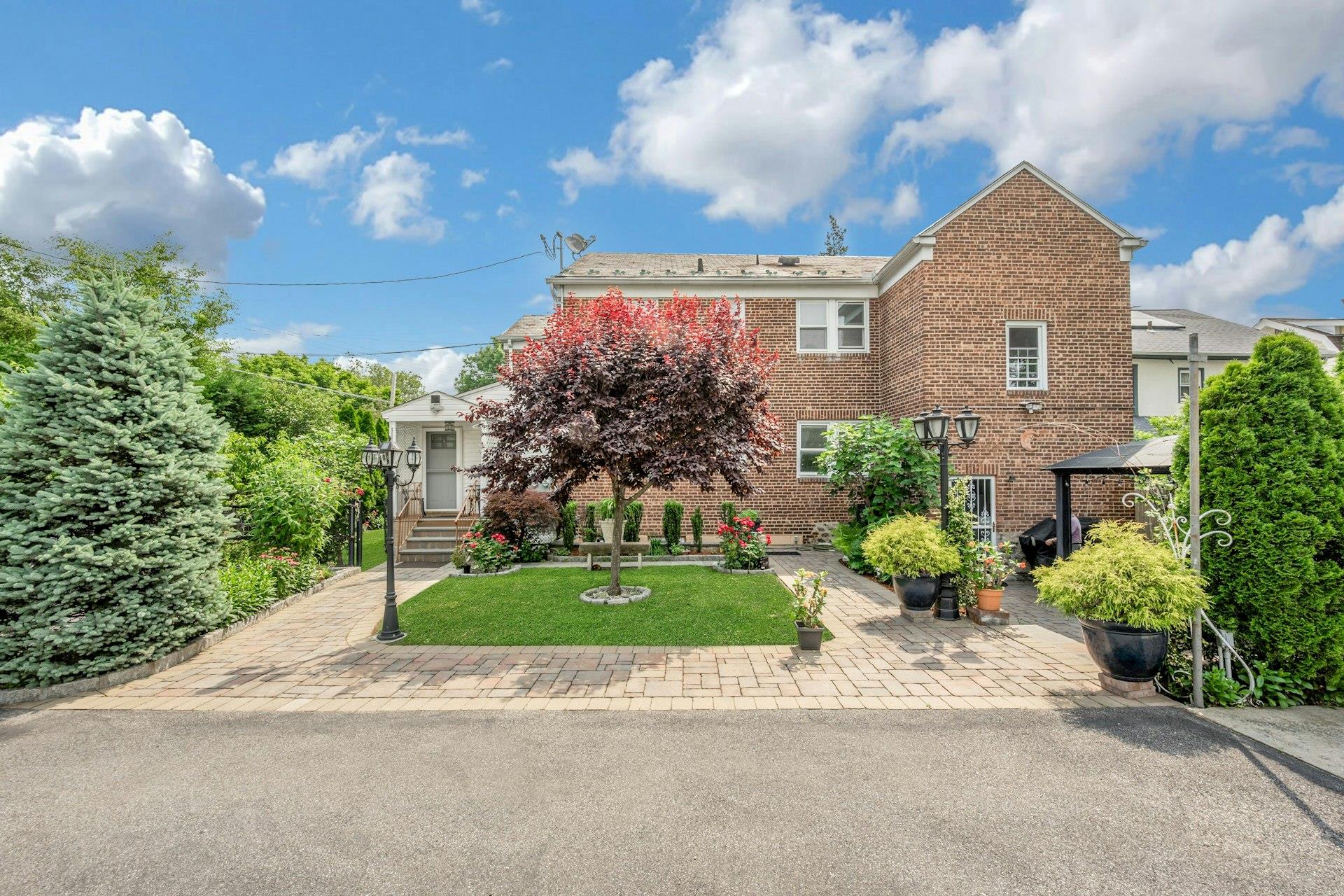 New Rochelle, New York 10801, United States, 5 Bedrooms Bedrooms, ,4 BathroomsBathrooms,Residential,Active,151802