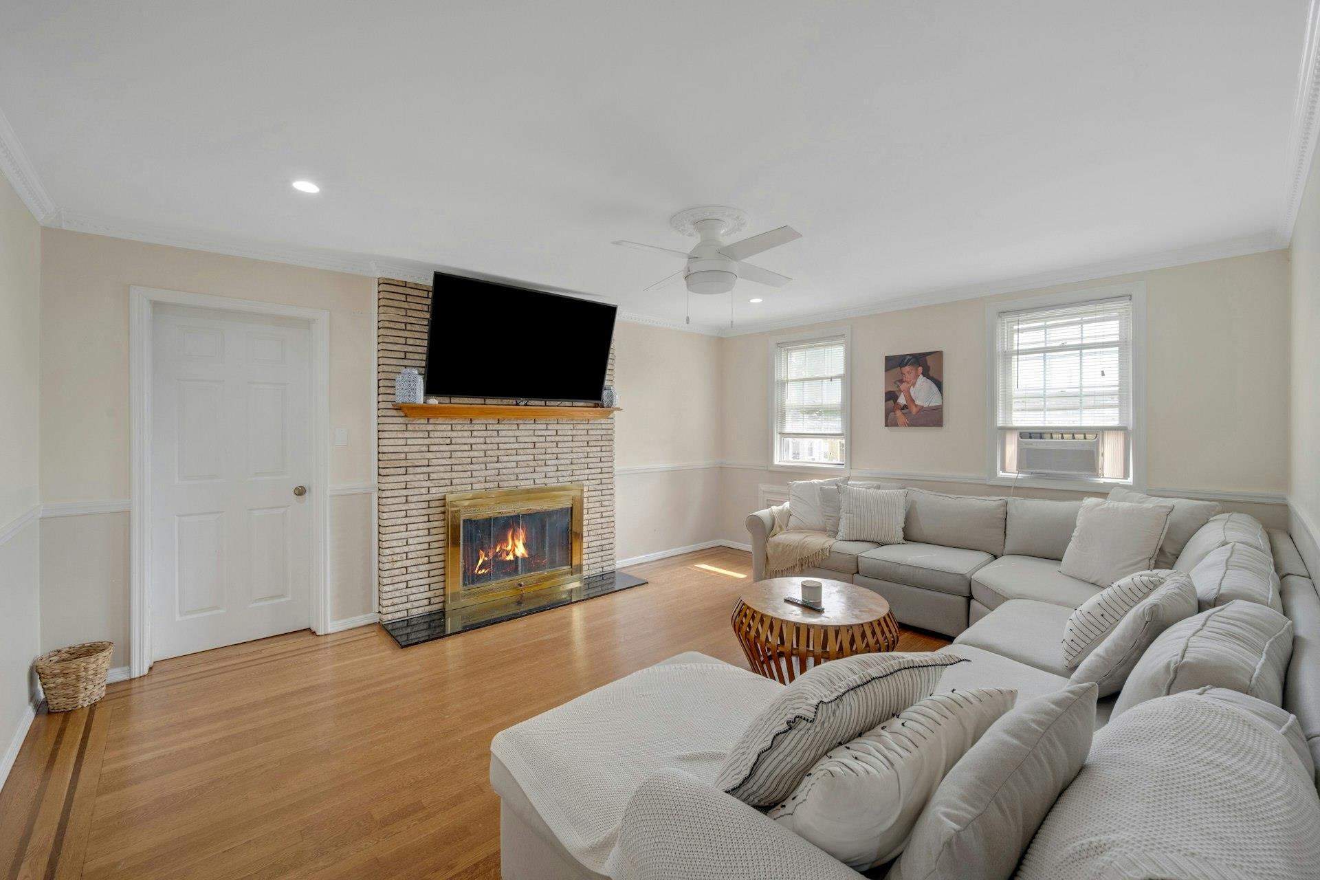 New Rochelle, New York 10801, United States, 5 Bedrooms Bedrooms, ,4 BathroomsBathrooms,Residential,Active,151802