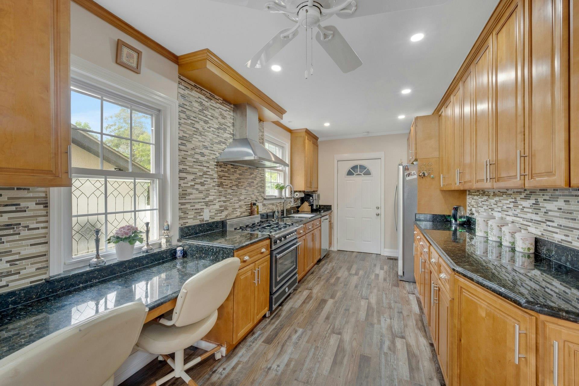 New Rochelle, New York 10801, United States, 5 Bedrooms Bedrooms, ,4 BathroomsBathrooms,Residential,Active,151802