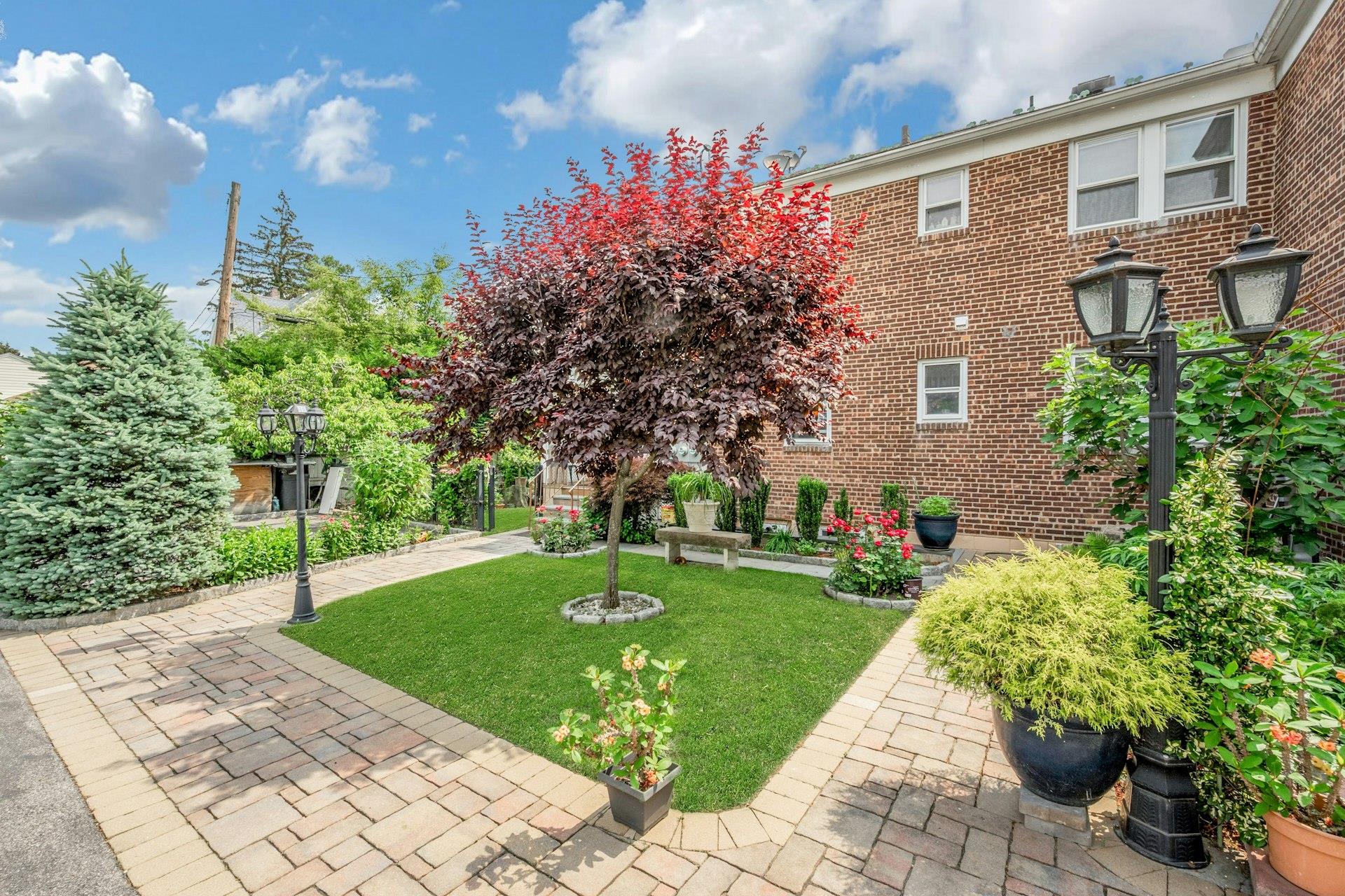 New Rochelle, New York 10801, United States, 5 Bedrooms Bedrooms, ,4 BathroomsBathrooms,Residential,Active,151802