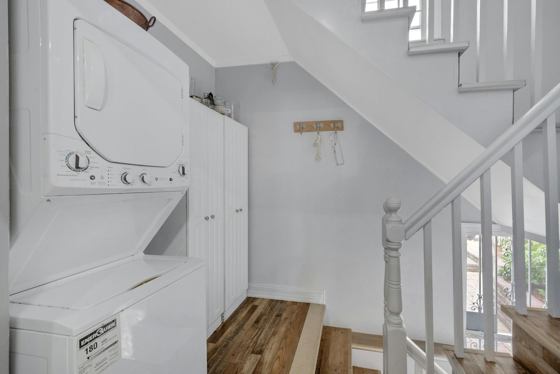 New Rochelle, New York 10801, United States, 5 Bedrooms Bedrooms, ,4 BathroomsBathrooms,Residential,Active,151802