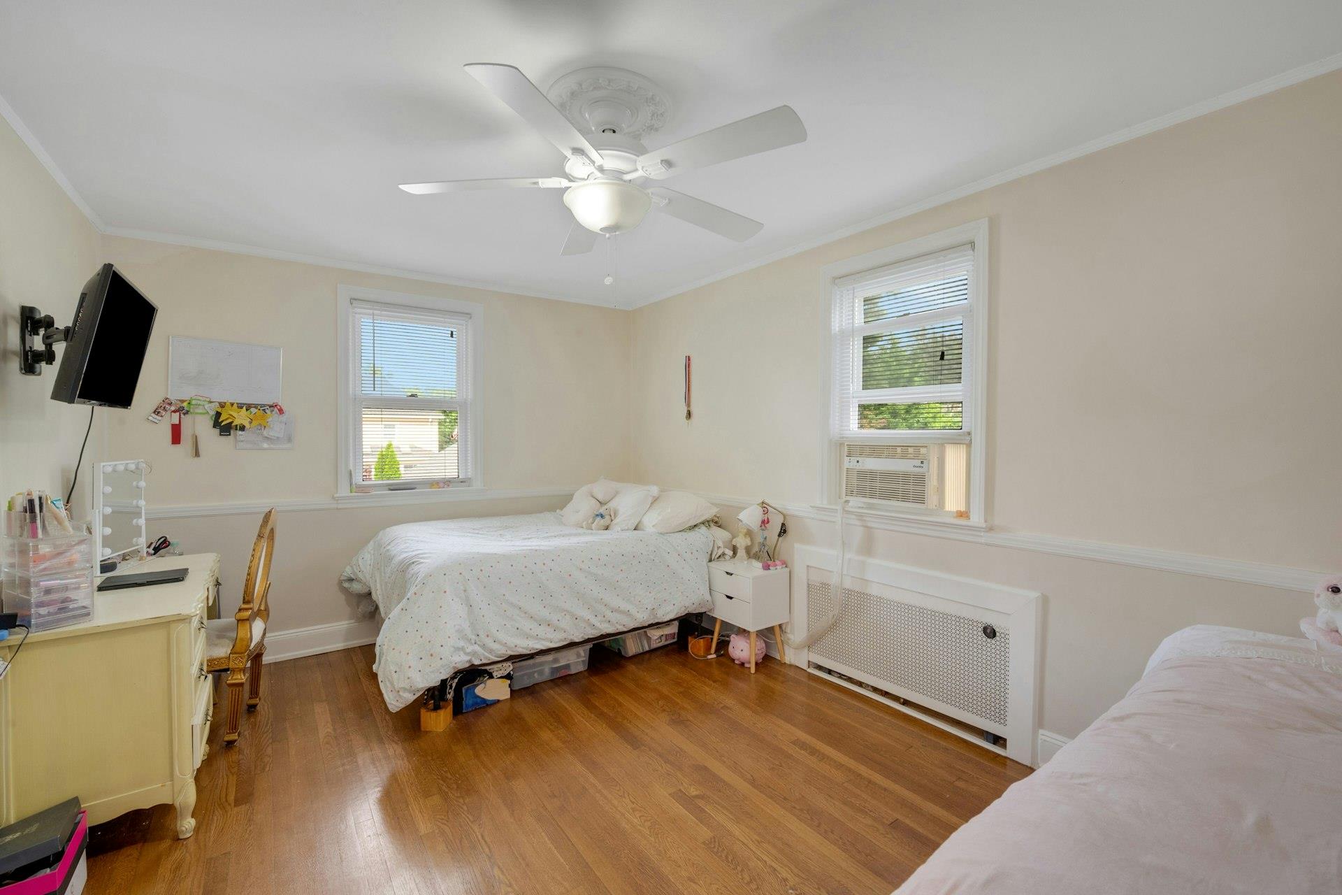 New Rochelle, New York 10801, United States, 5 Bedrooms Bedrooms, ,4 BathroomsBathrooms,Residential,Active,151802