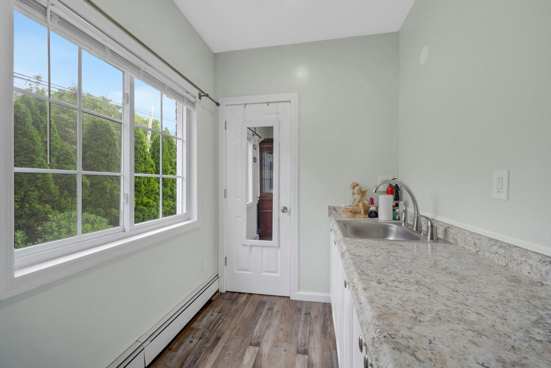 New Rochelle, New York 10801, United States, 5 Bedrooms Bedrooms, ,4 BathroomsBathrooms,Residential,Active,151802