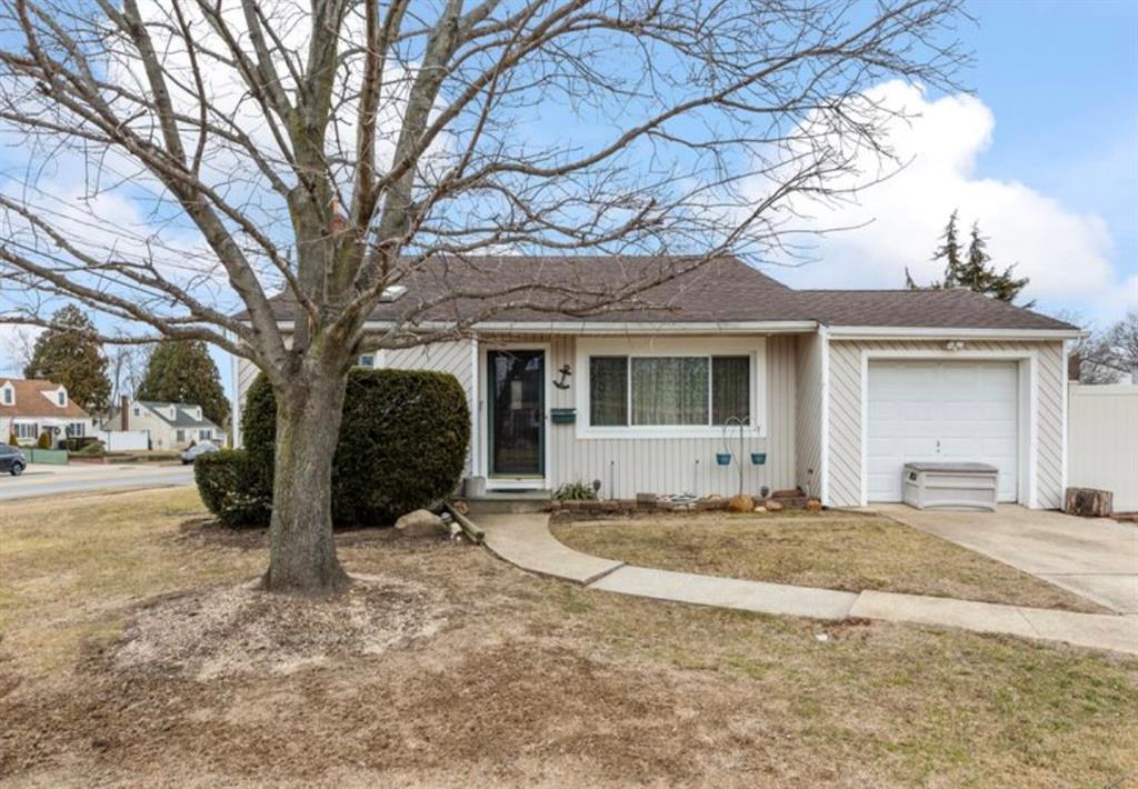 51 Graham Street, Farmingdale, New York image 1