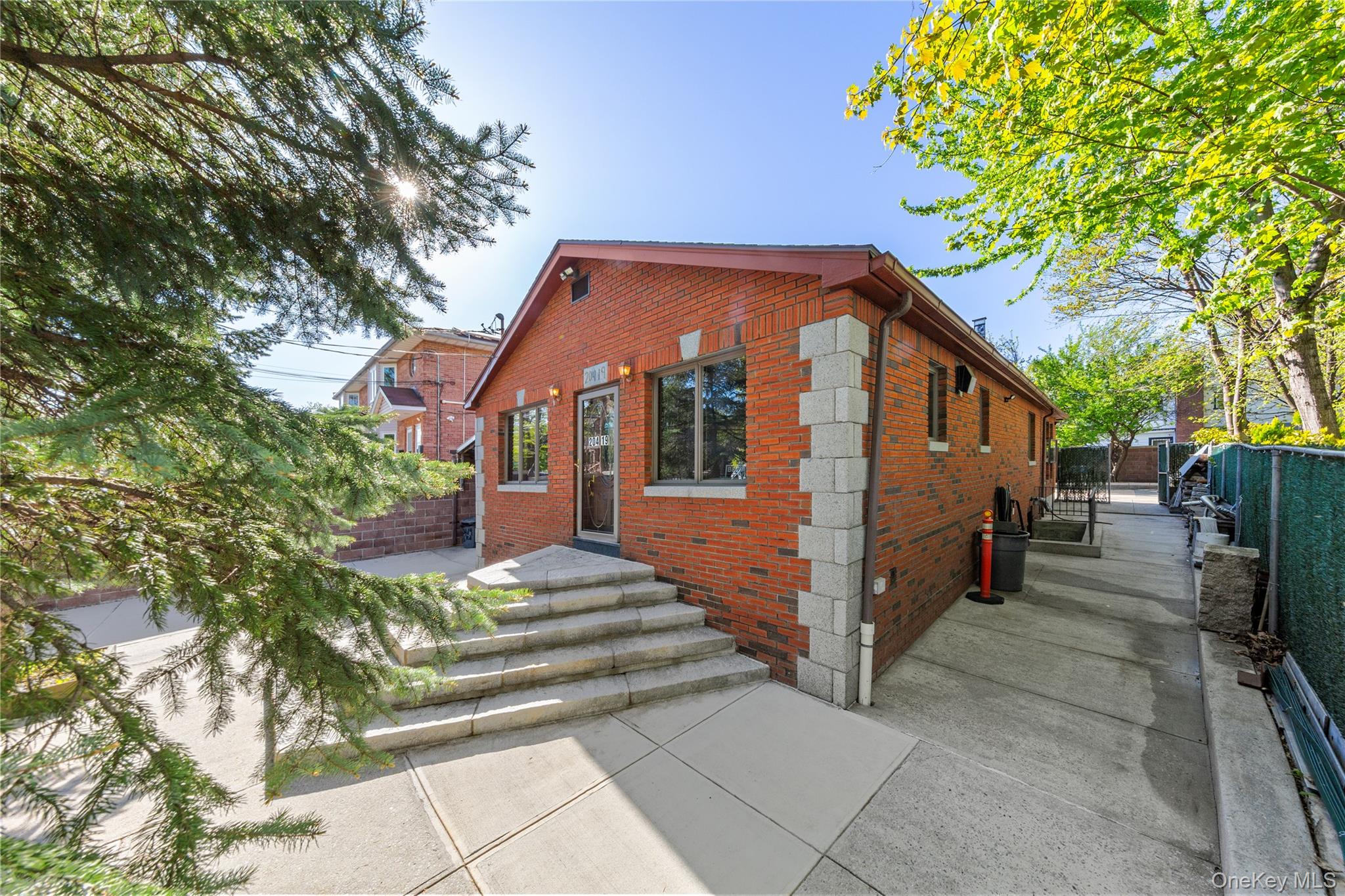 204-19 46 Road