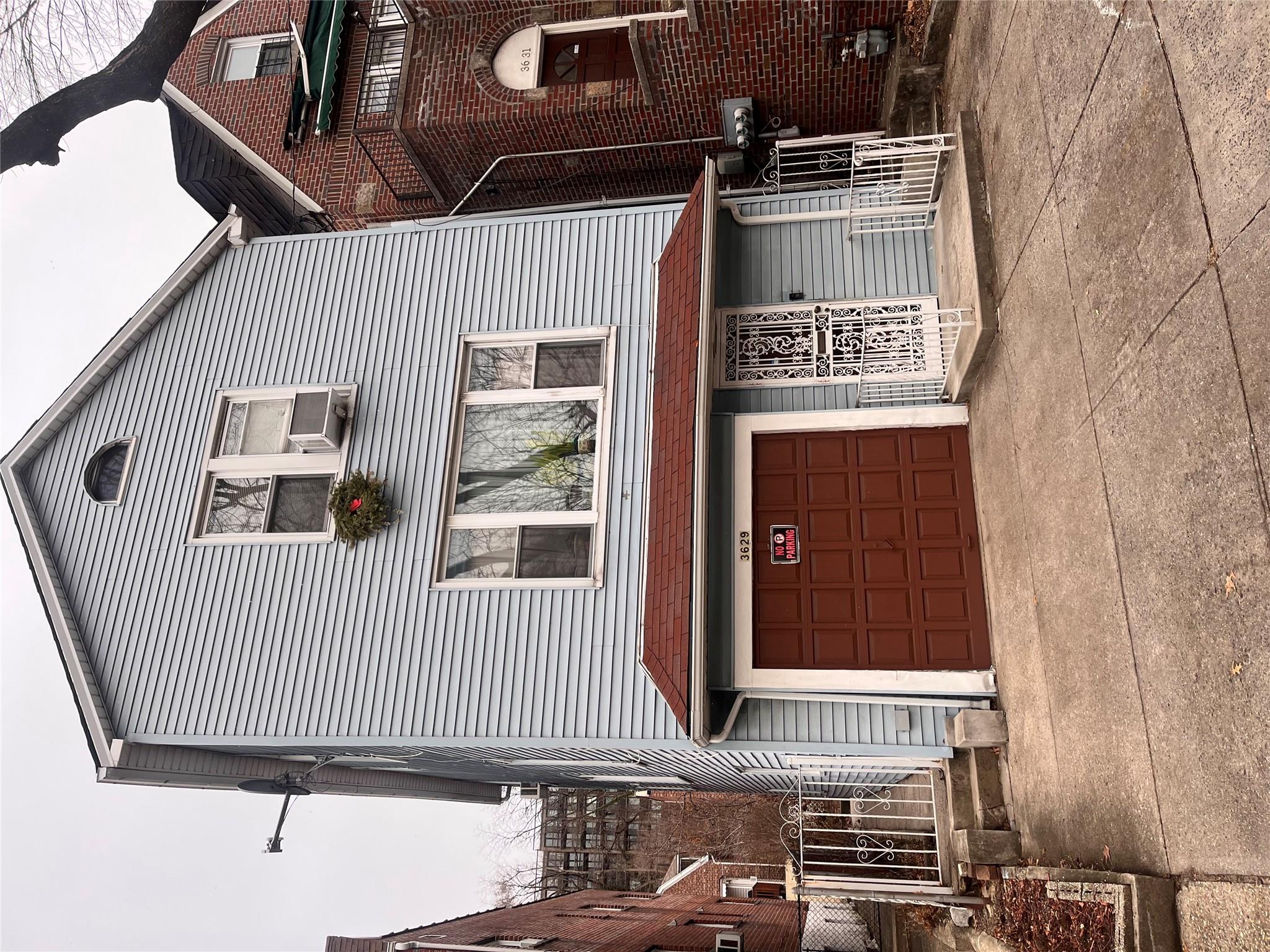 Tibbett Avenue, Bronx, New York - 3 Bedrooms  
2 Bathrooms  
7 Rooms - 