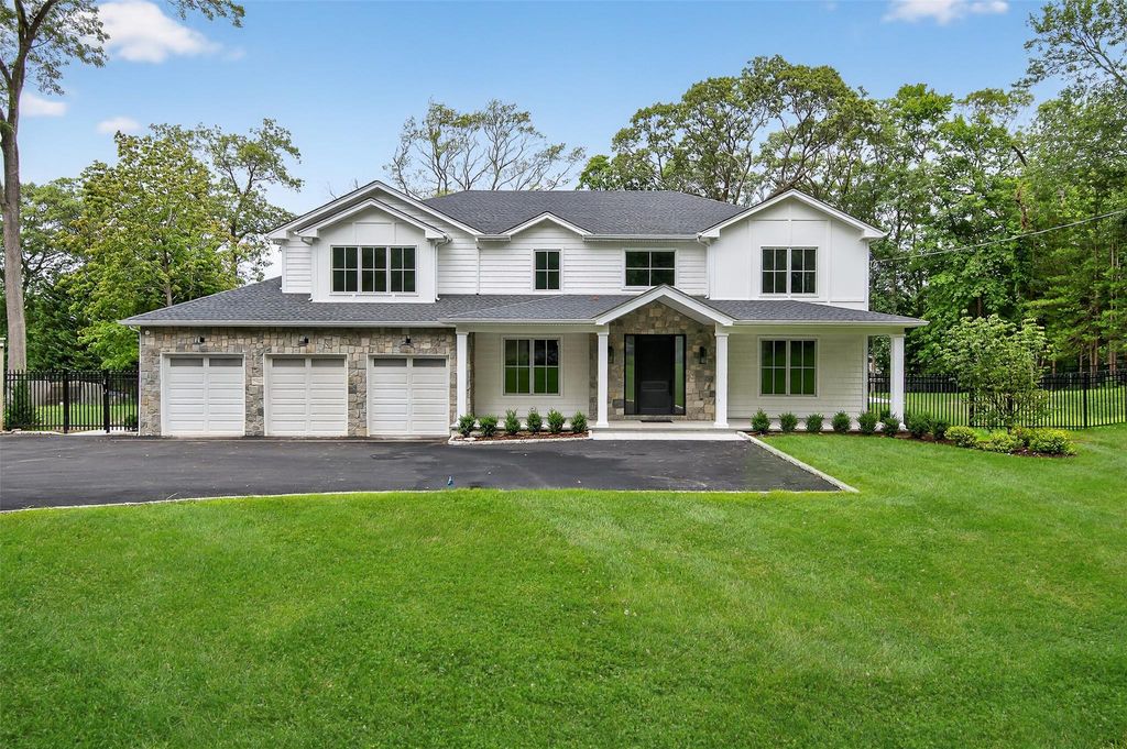 Photo of 32A Pine Road, Syosset, NY 11791 (MLS # 884158)