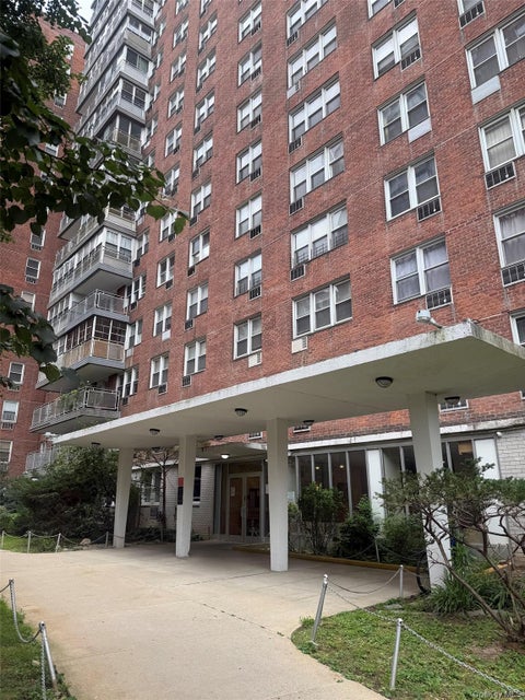 Homes For Sale - 138-10 Franklin Avenue #6K<br/> Flushing, NY 11355