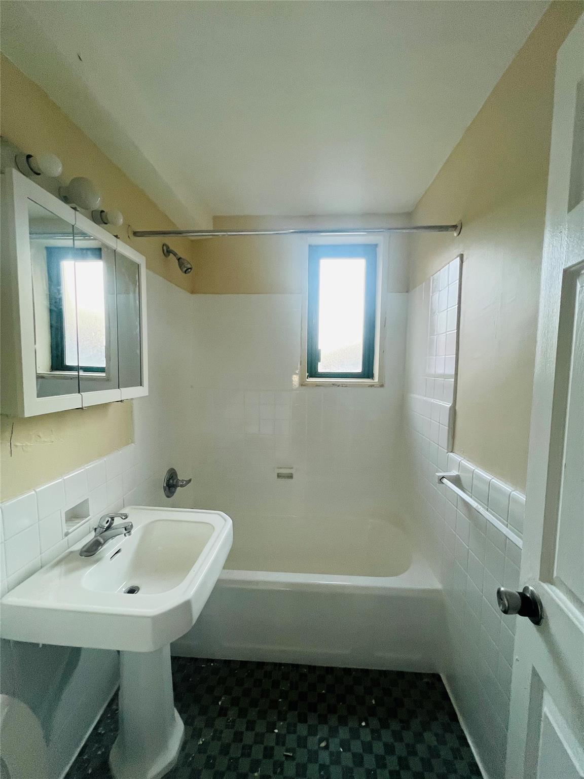 1545 Unionport Road #2D, Bronx, New York image 4