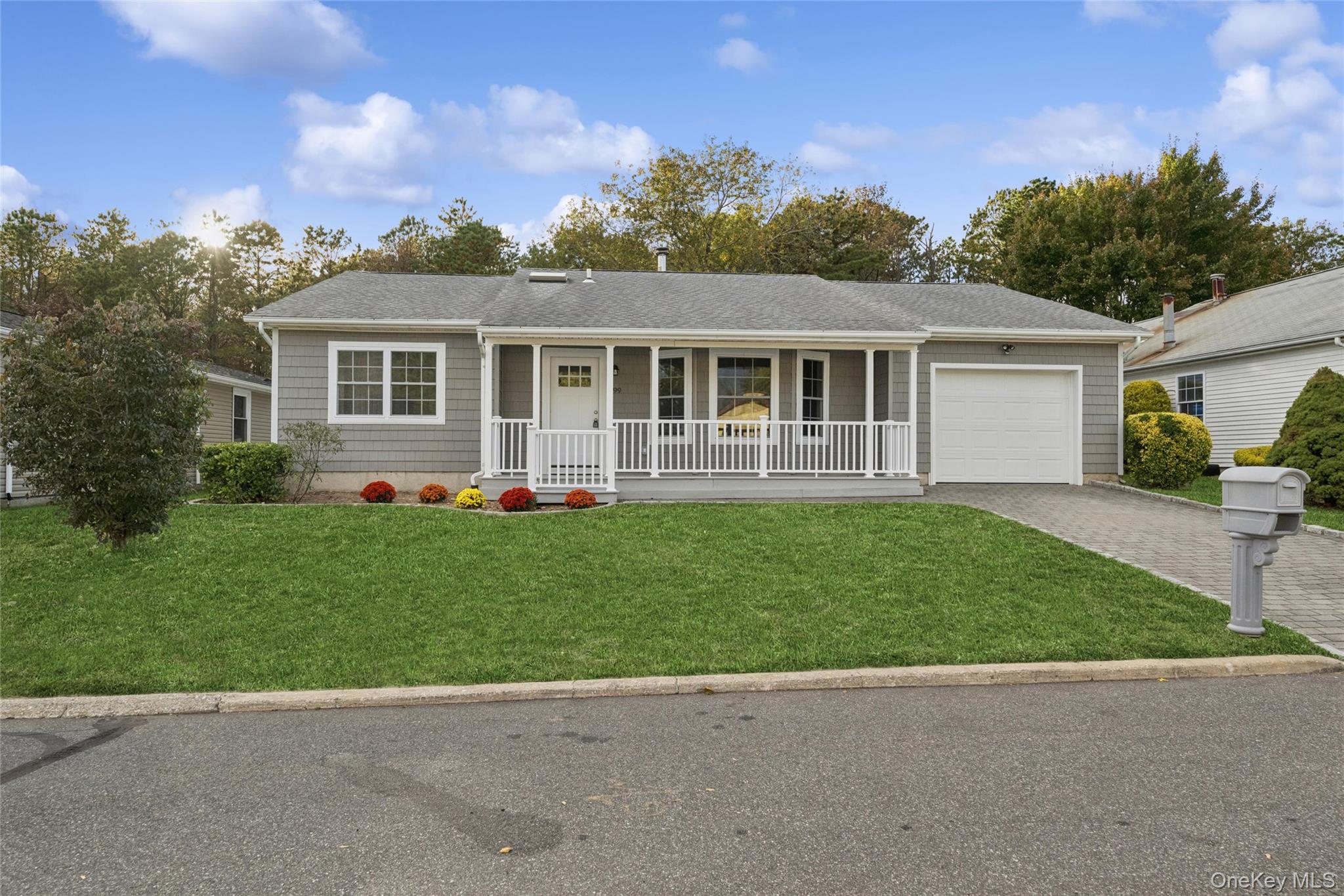 99 Village Circle W