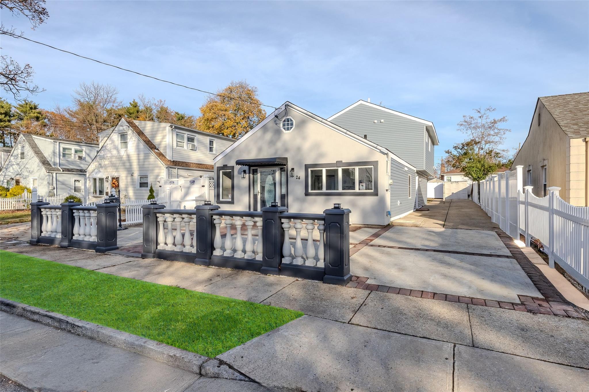 24 Commander Avenue, Hempstead, New York image 2