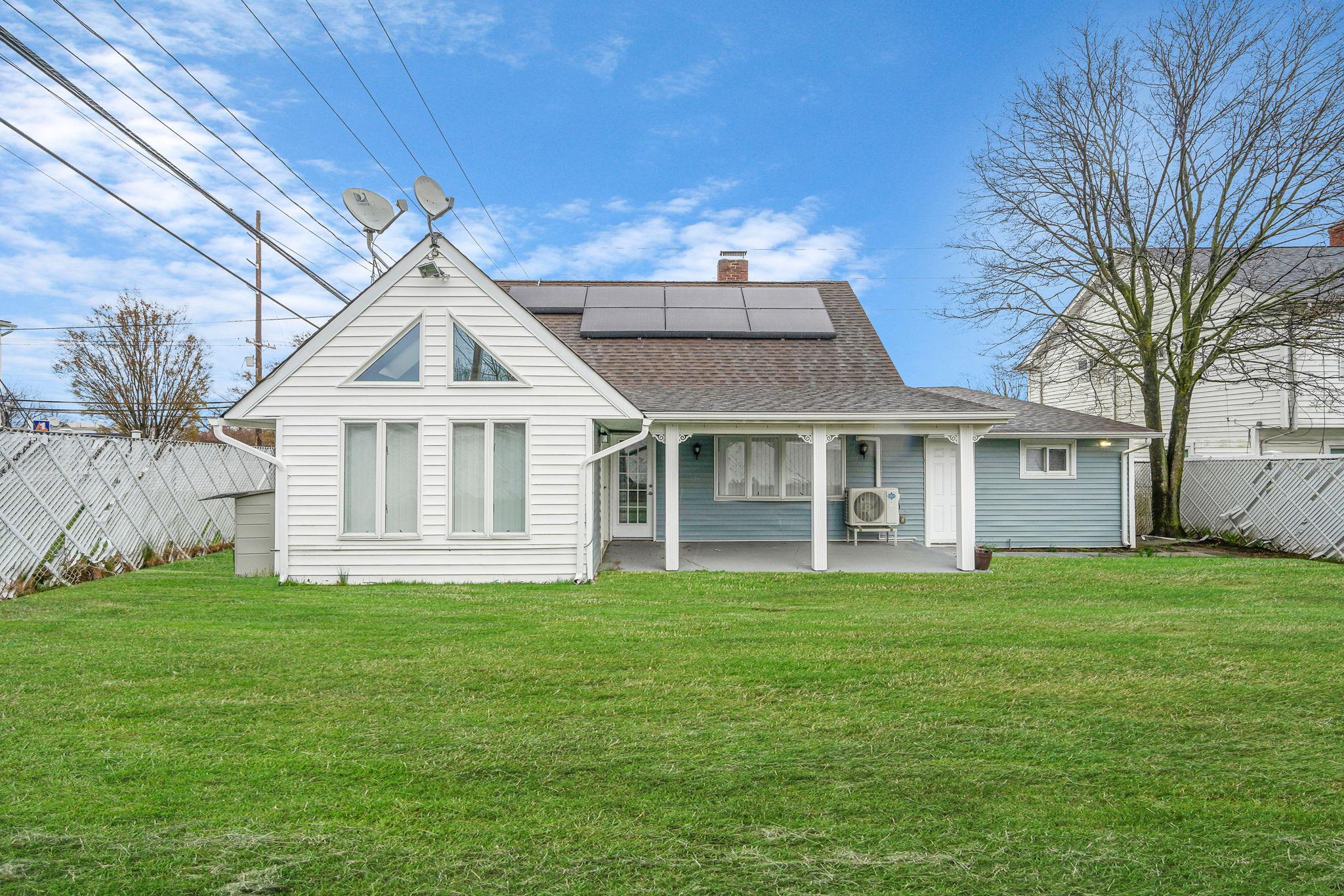 173 Bloomingdale Road, Levittown, New York image 25