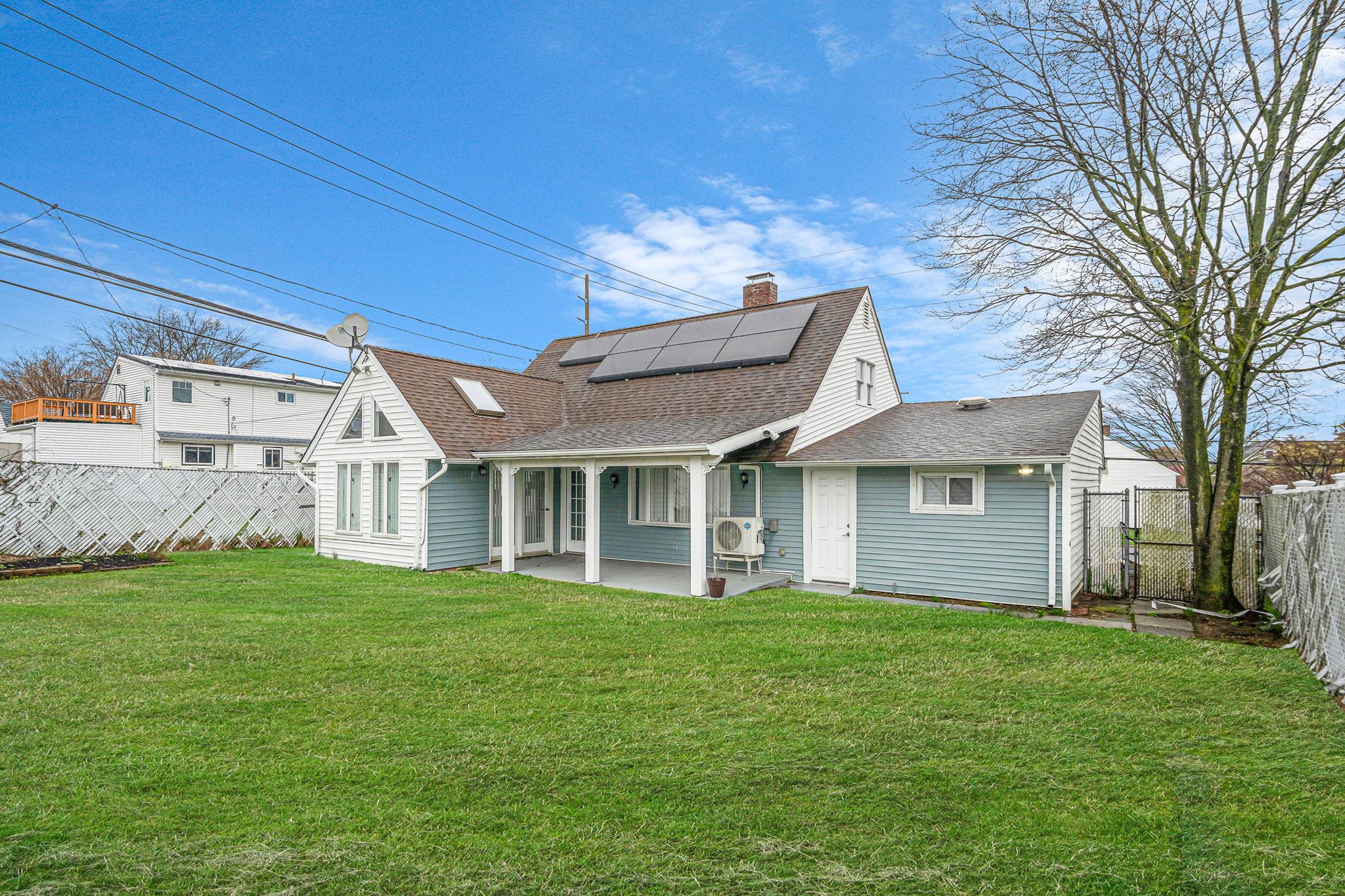 173 Bloomingdale Road, Levittown, New York image 26