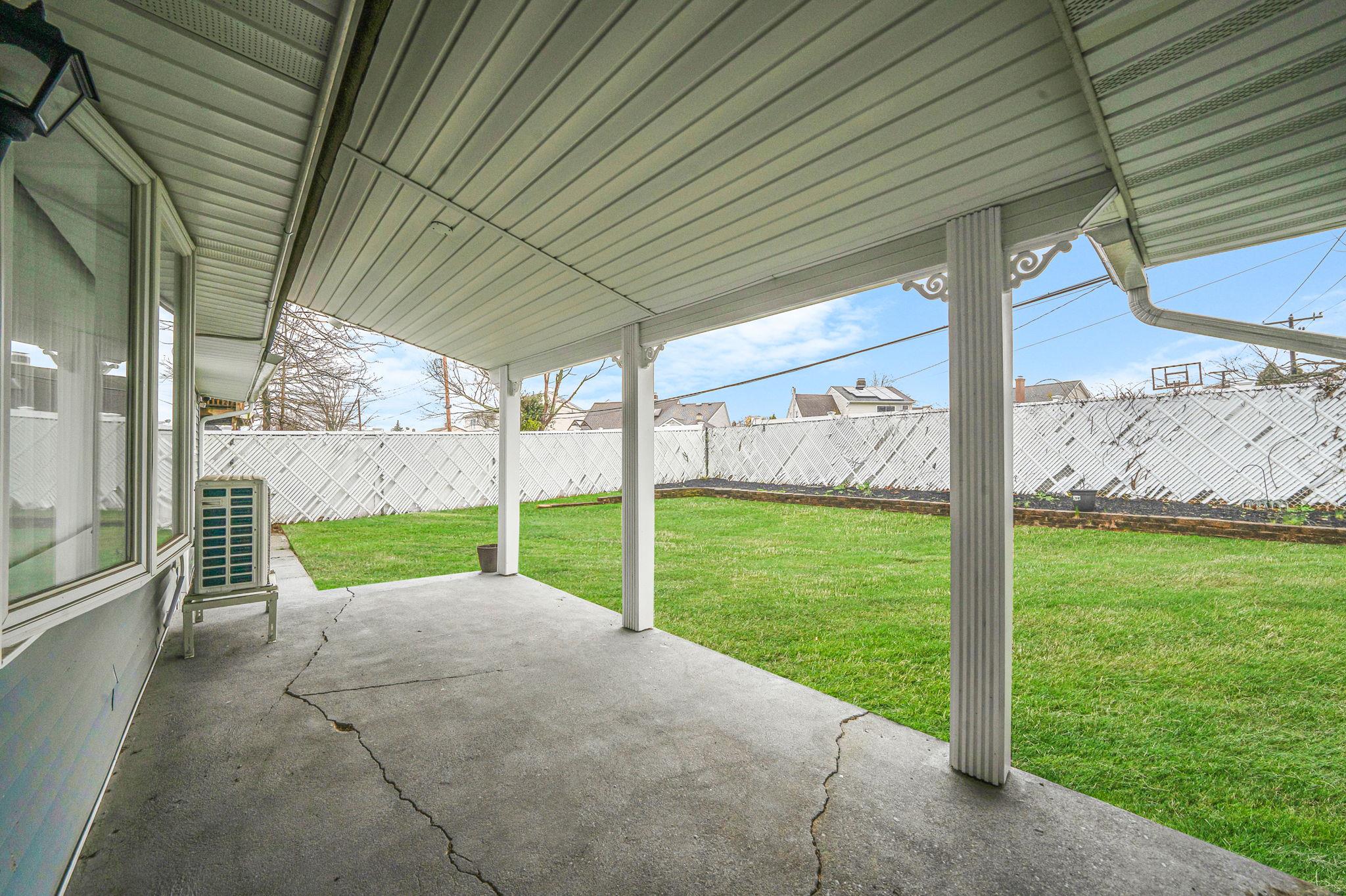 173 Bloomingdale Road, Levittown, New York image 24