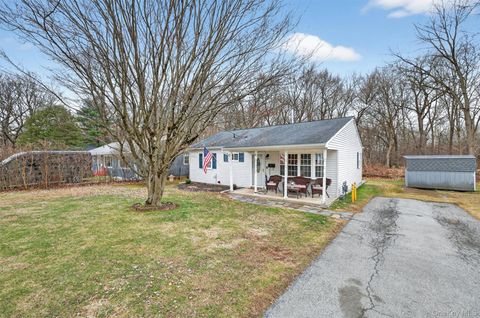 Homes For Sale - 8 Van Wyck Drive<br/> Poughkeepsie, NY 12601