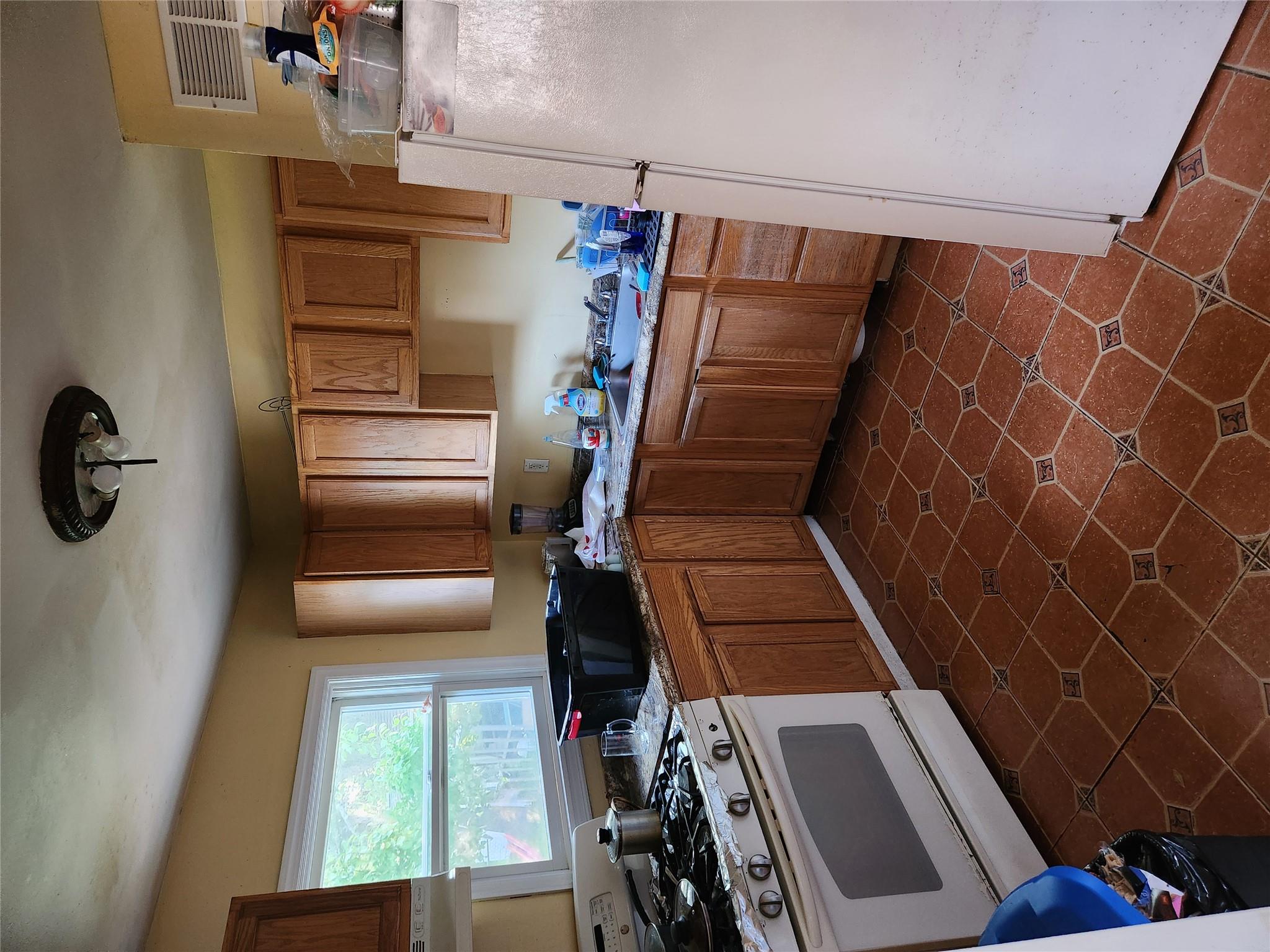163 Sylvan Avenue, Riverhead, New York image 7