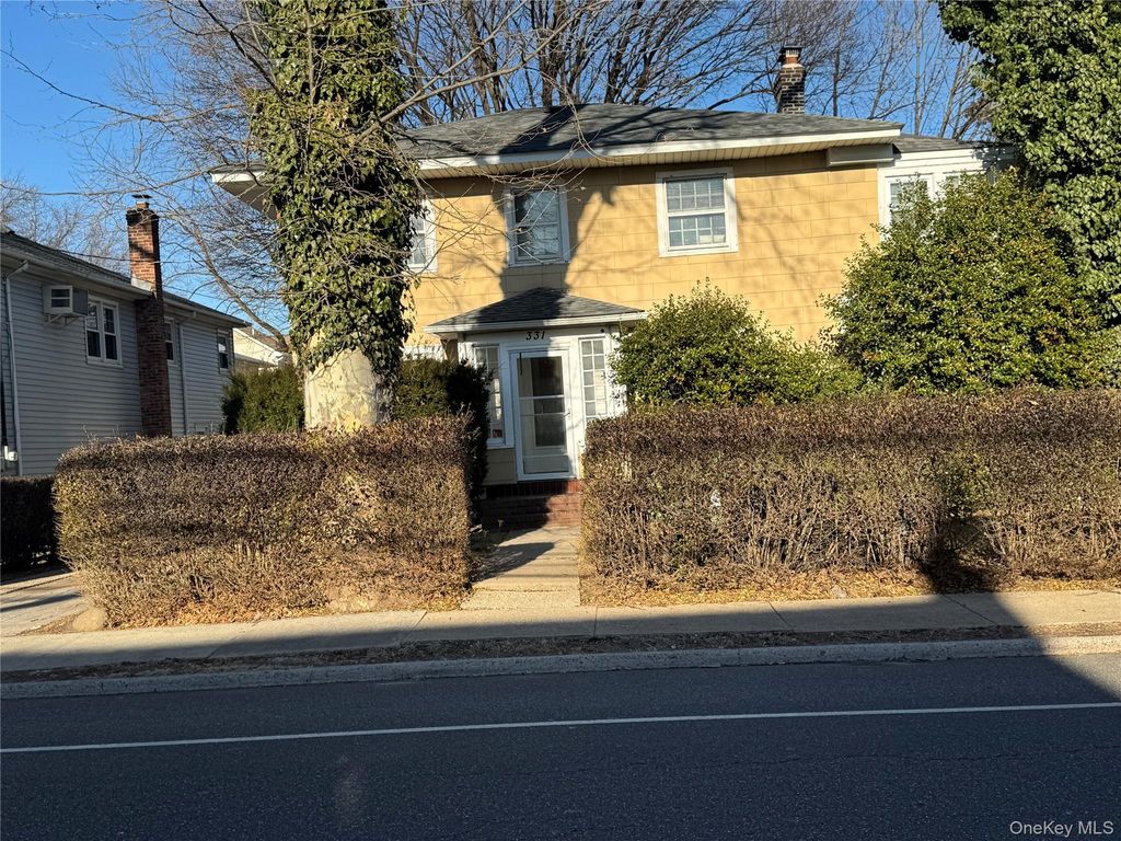 Photo of 331 Tulip Avenue, Floral Park, NY 11001 (MLS # 952395)