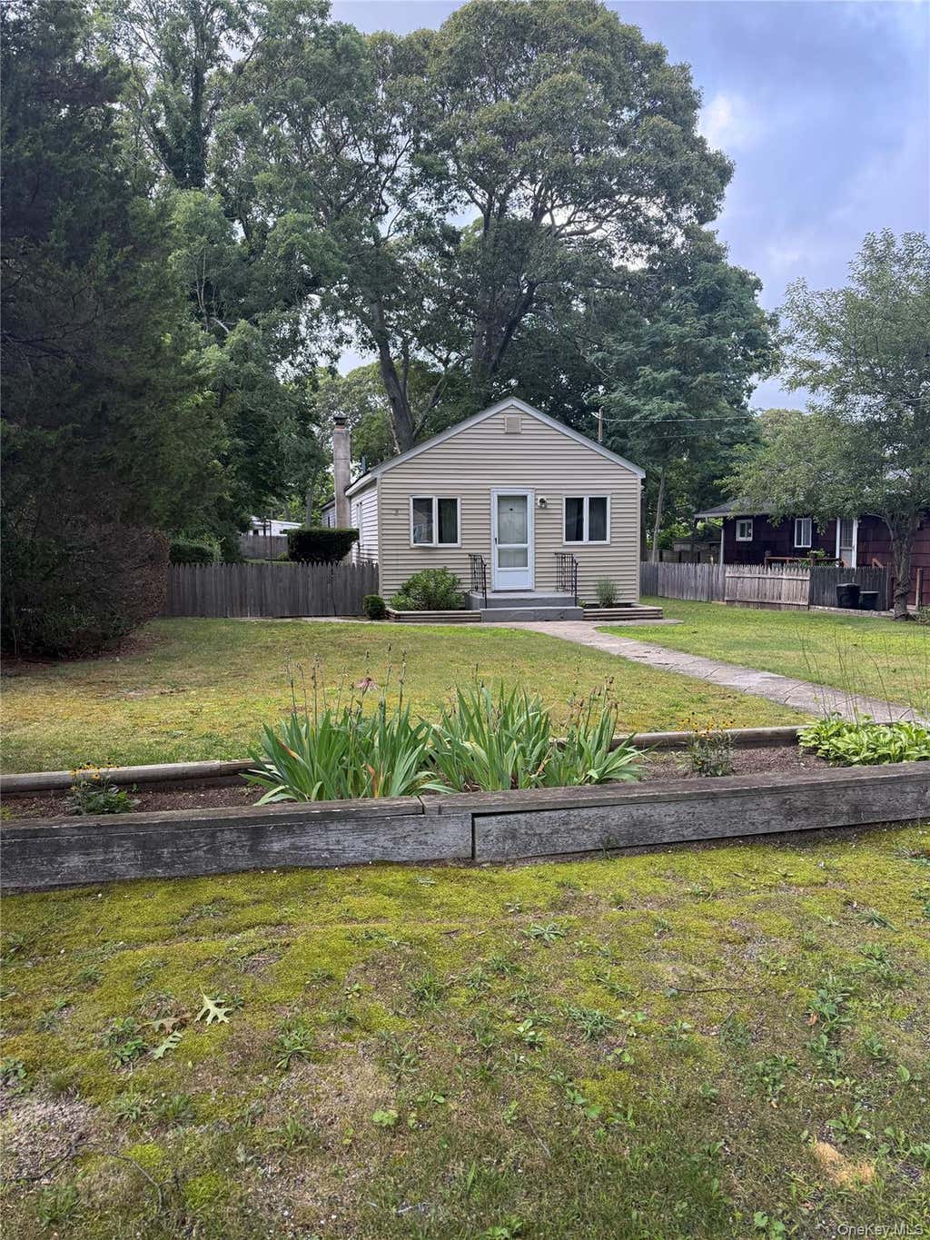 Photo of 29 Maplewood Avenue, Selden, NY 11784 (MLS # 1033830)