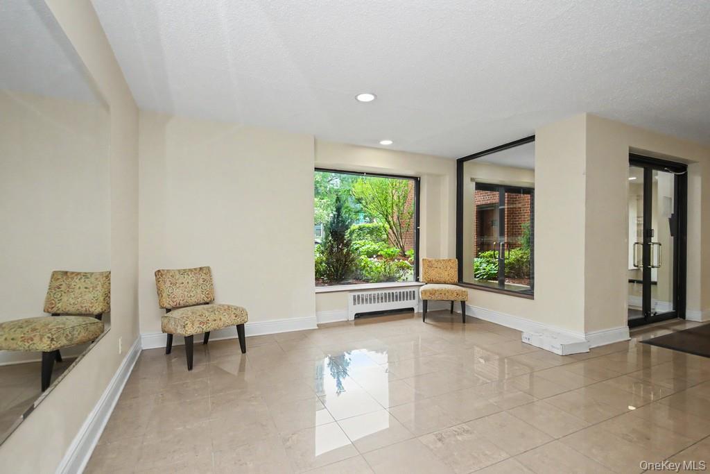 30 N Broadway 4F