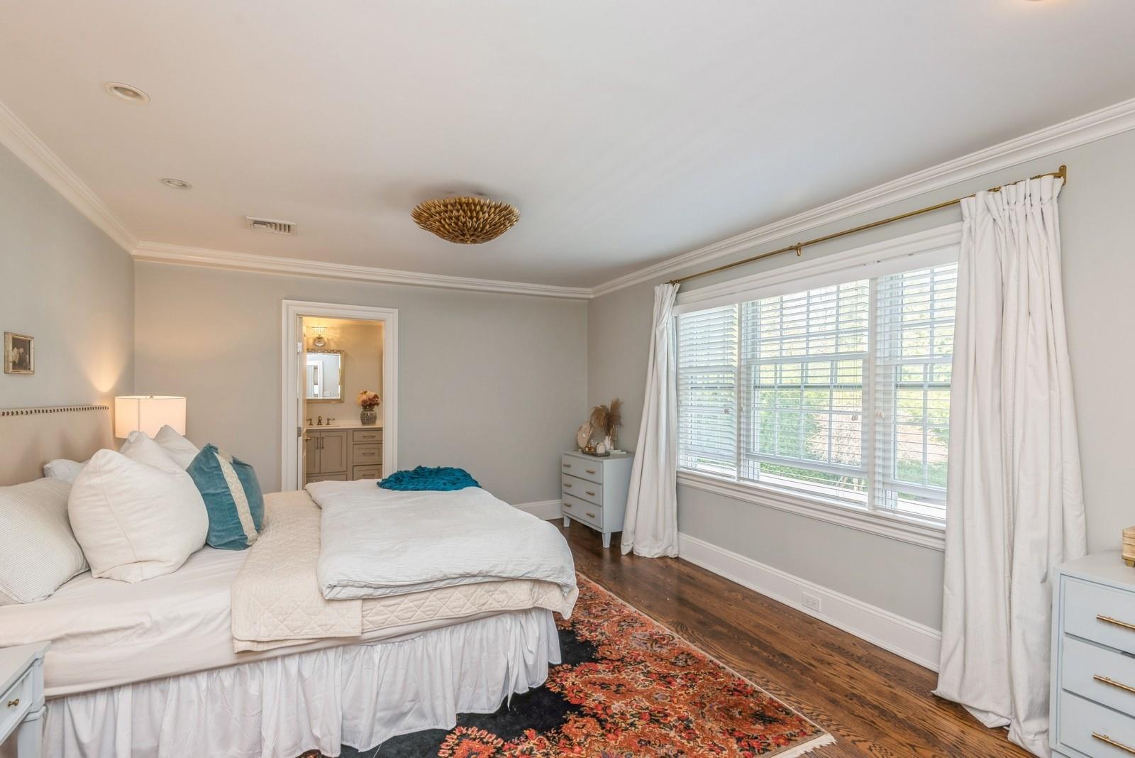 103 Chestnut Street, Garden City, New York image 25