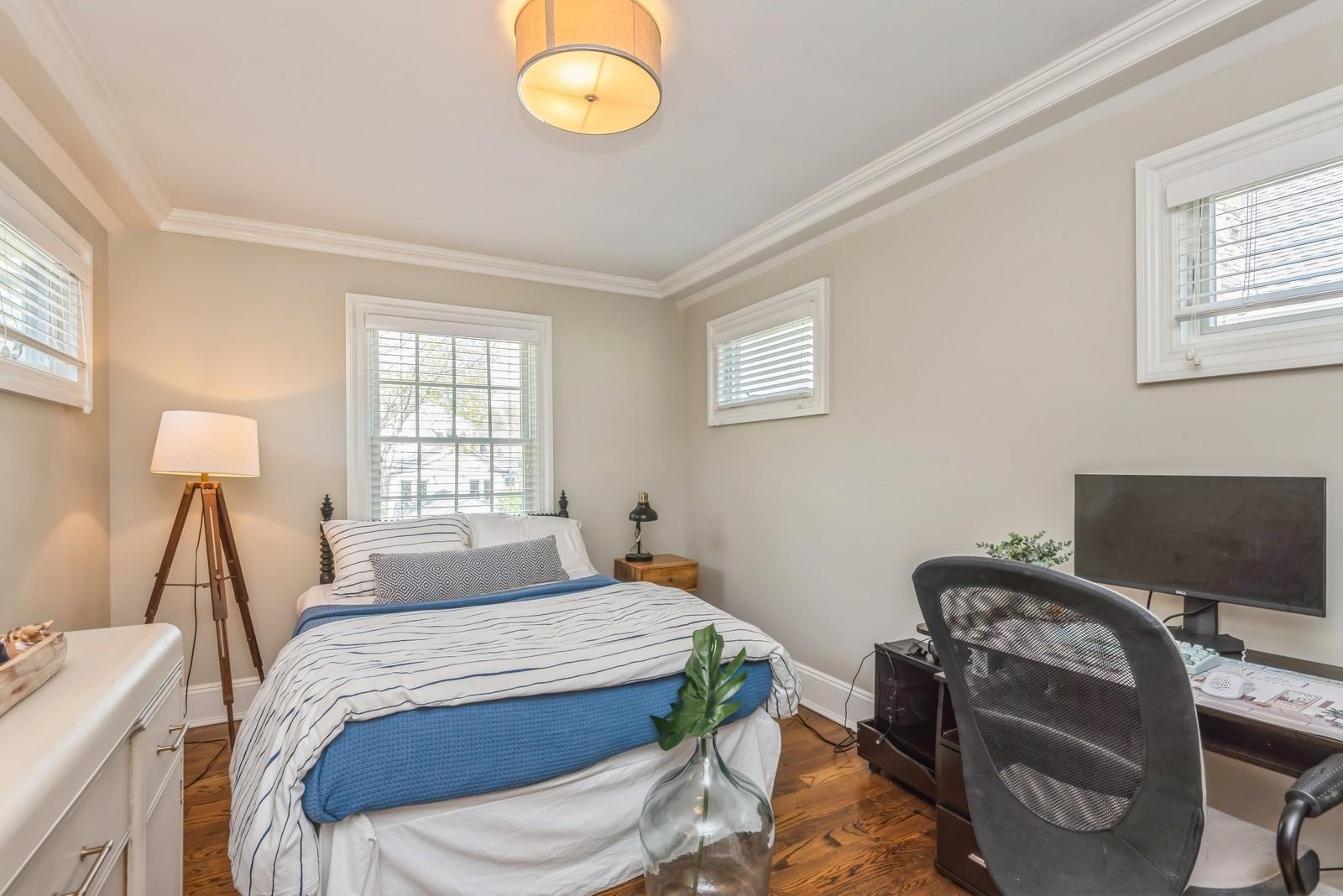 103 Chestnut Street, Garden City, New York image 33