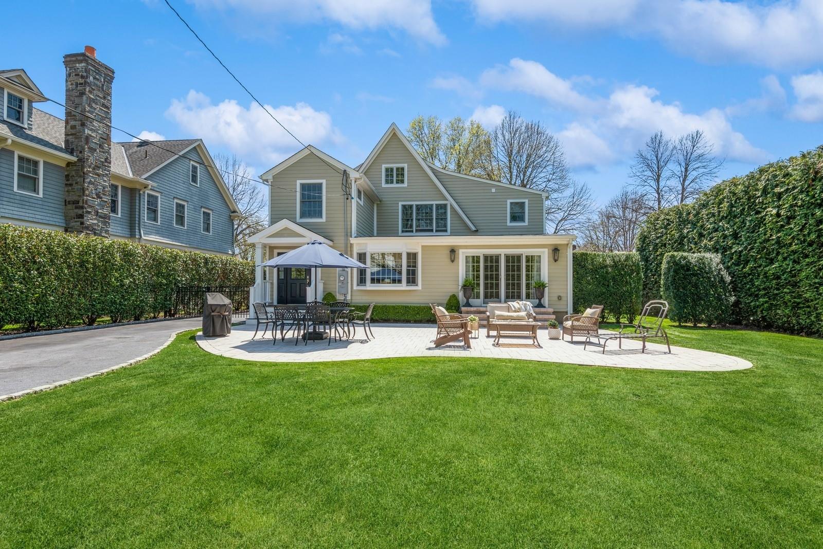 103 Chestnut Street, Garden City, New York image 40