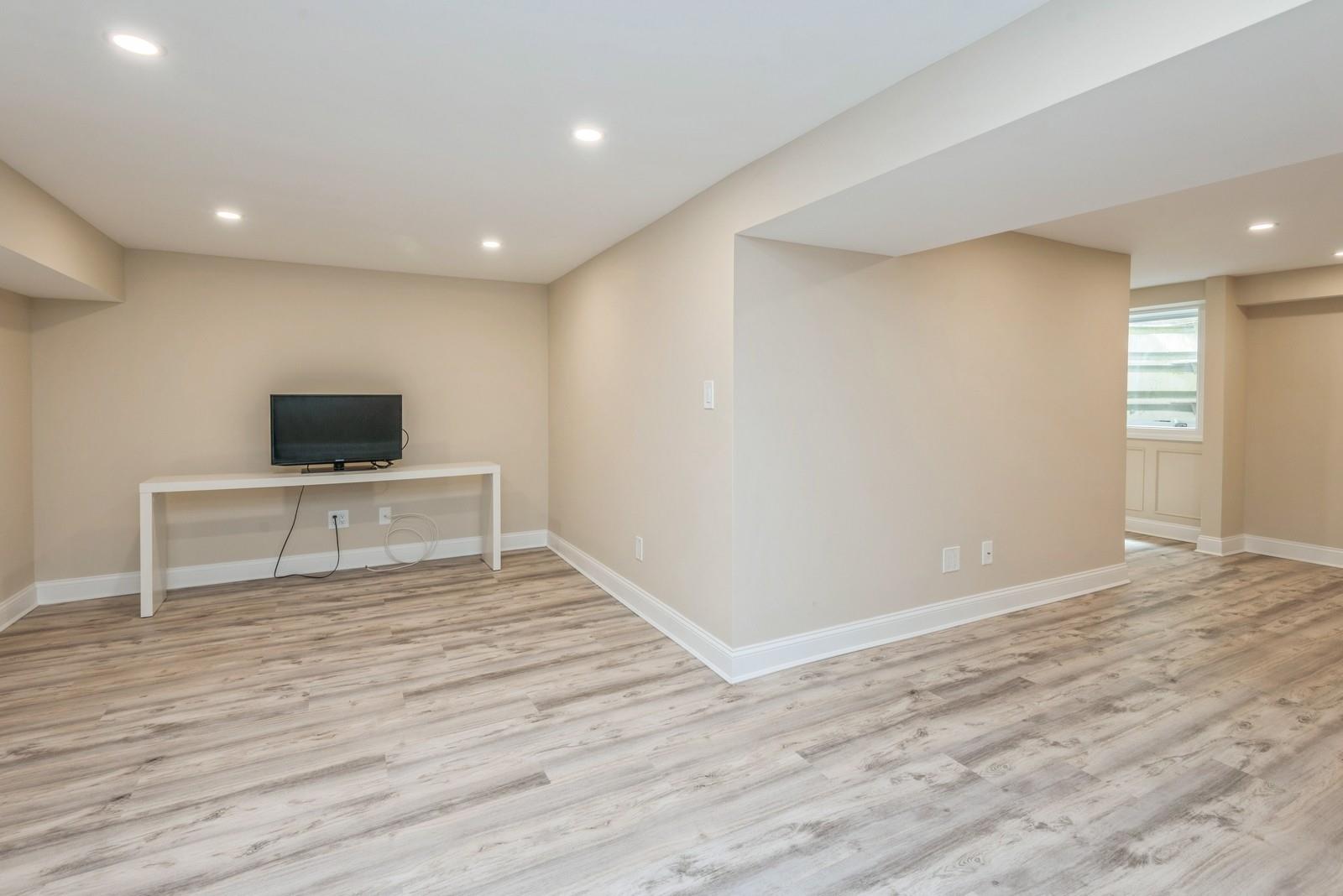 103 Chestnut Street, Garden City, New York image 37
