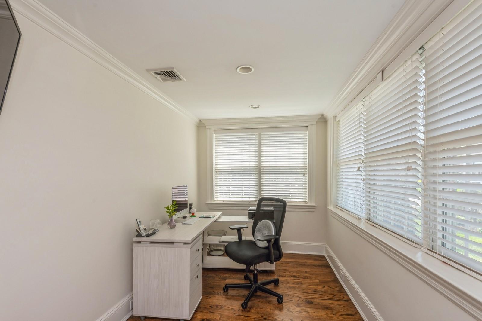 103 Chestnut Street, Garden City, New York image 22