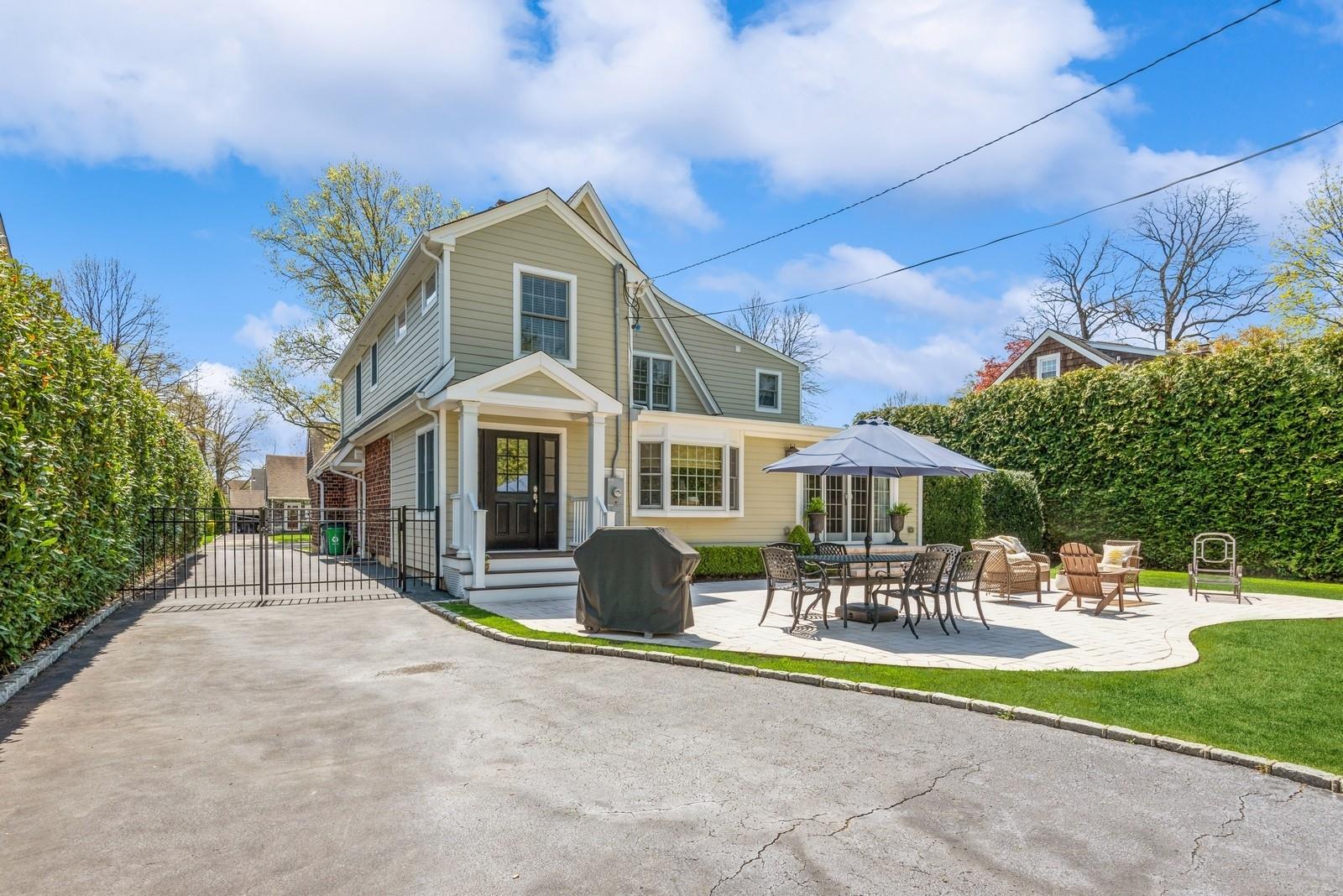 103 Chestnut Street, Garden City, New York image 39