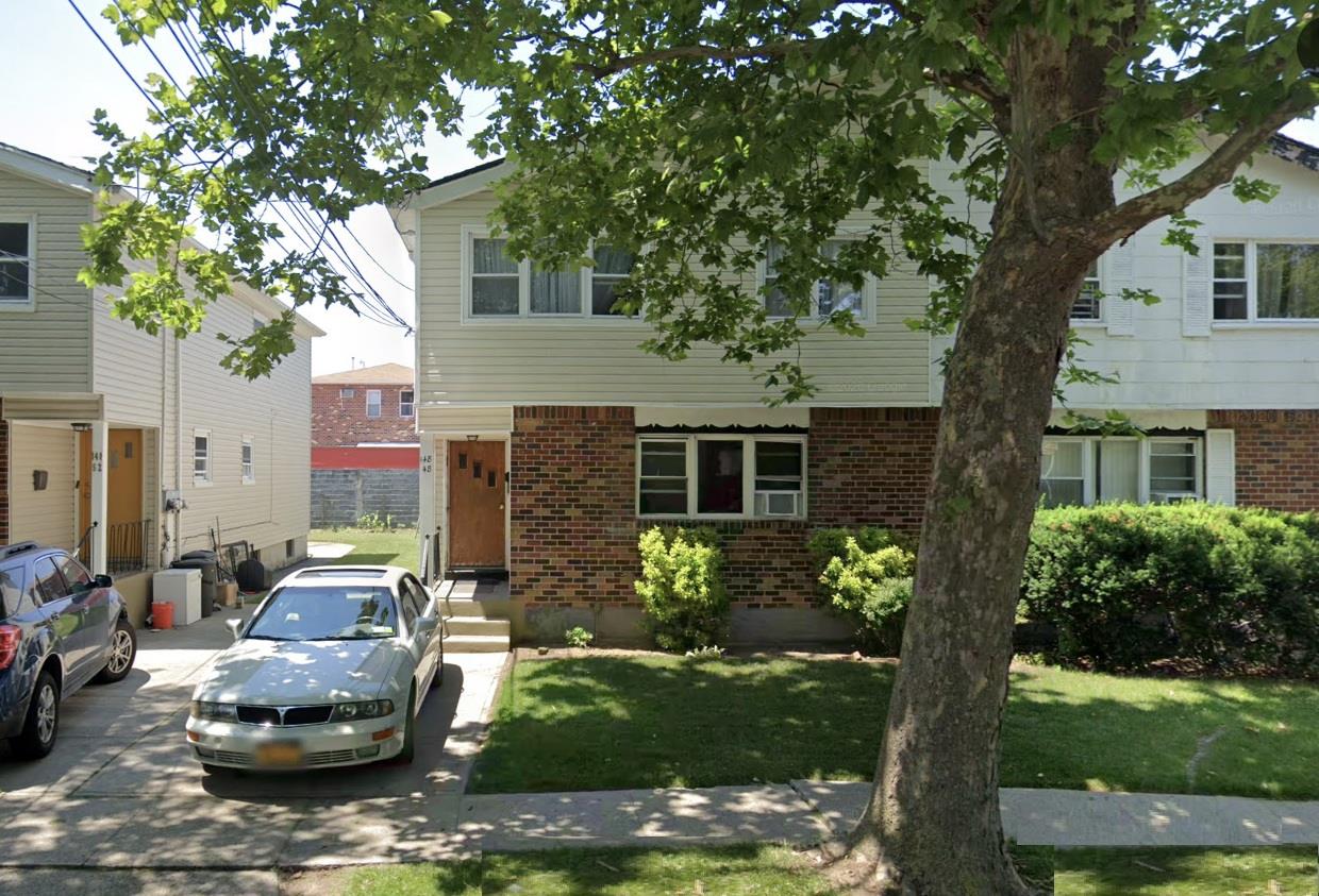 231st Street, Springfield Gardens, Queens, NY - 6 Bedrooms  
3 Bathrooms  
18 Rooms - 