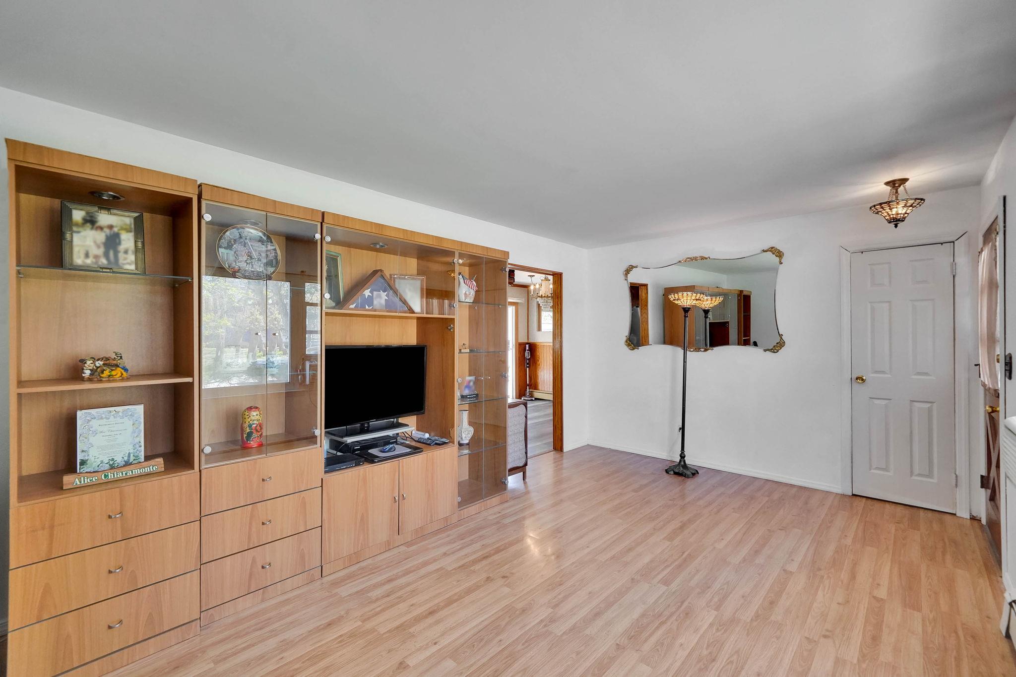 113 Mayfield Drive, Mastic Beach, New York image 4