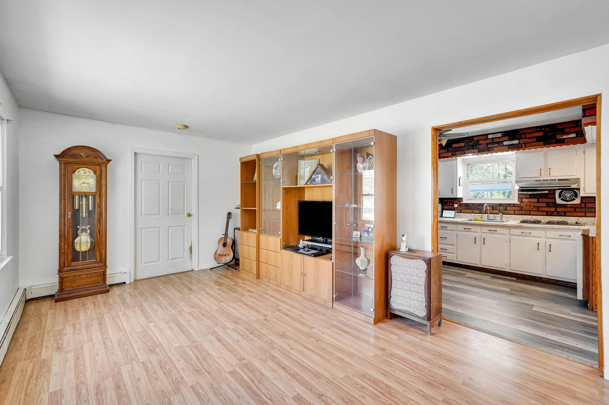 113 Mayfield Drive, Mastic Beach, New York image 3