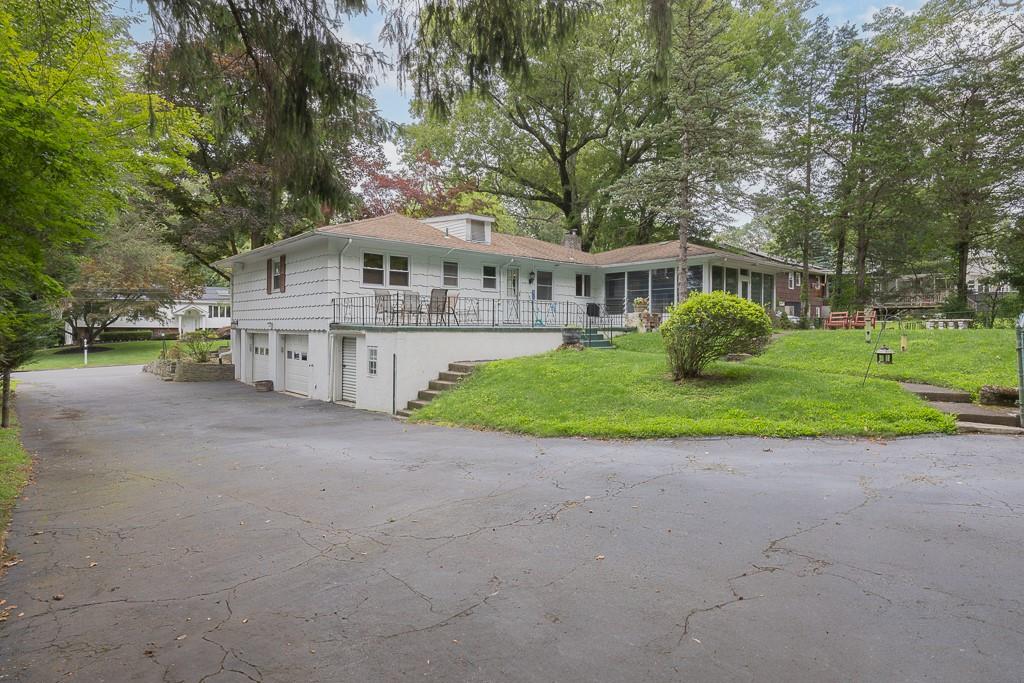 10 Glenbrook Road