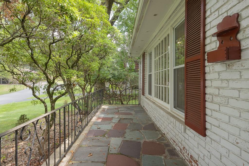 10 Glenbrook Road
