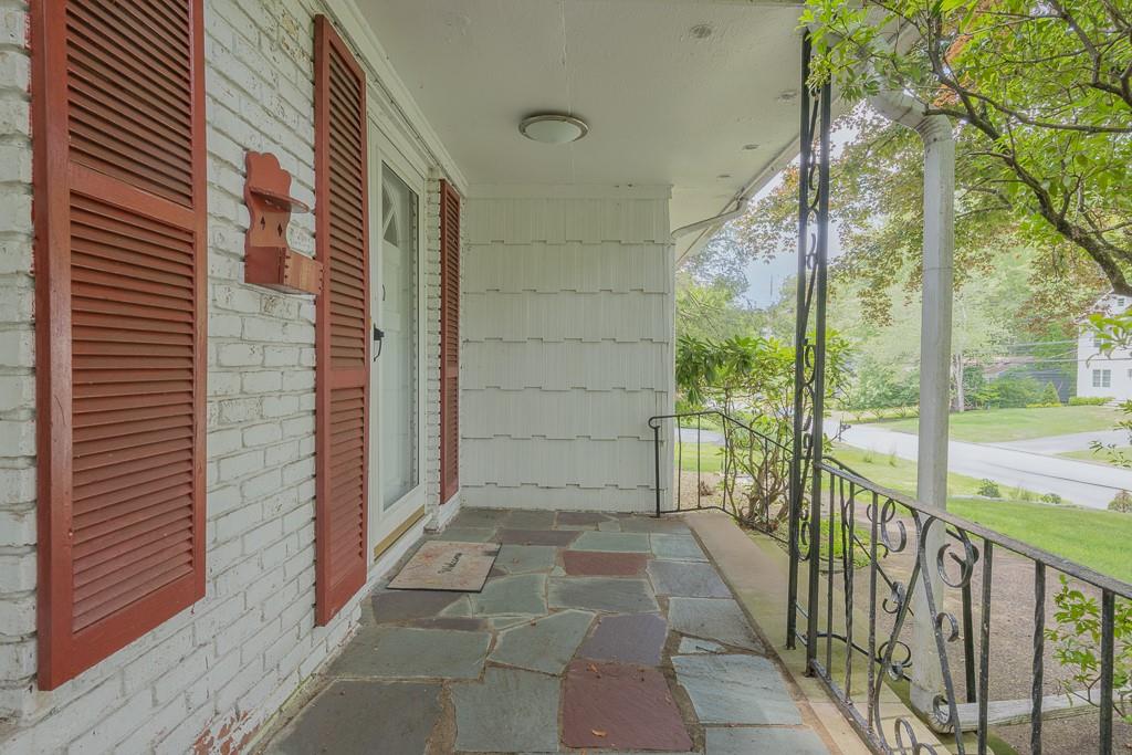 10 Glenbrook Road