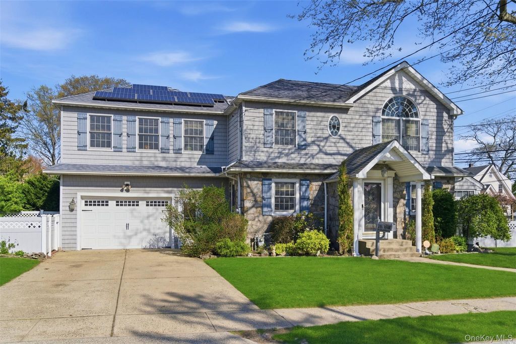 Photo of 2185 Howard Place, Bellmore, NY 11710 (MLS # 985275)