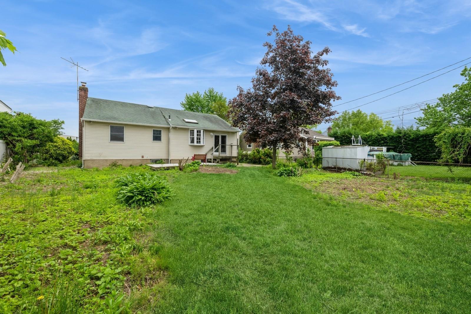 542 Kell Place, Seaford, New York image 16