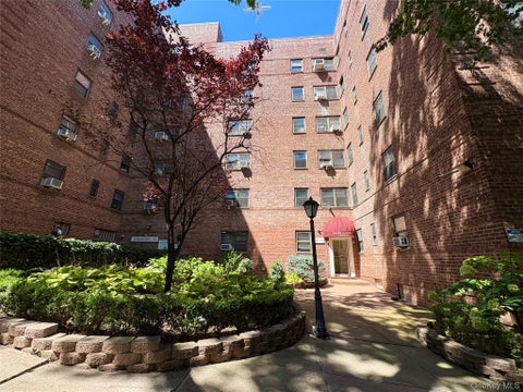 Homes For Sale - 102-55 67th Road #3W<br/> Forest Hills, NY 11375