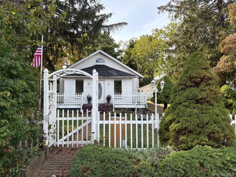 Photo of 2408 Pine Avenue, Ronkonkoma, NY 11779 (MLS # 919585)