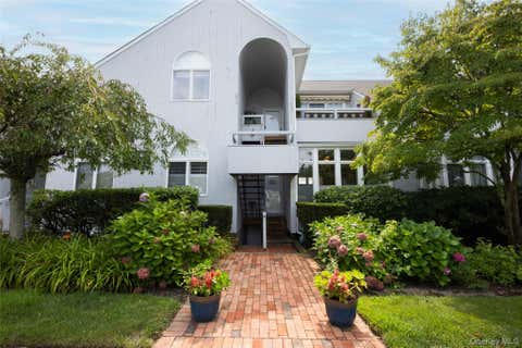 Condo For Sale - 400 Noyack Road #E2<br/> Southampton, NY 11968