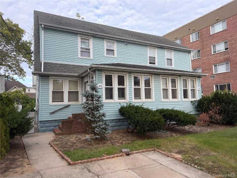 Multifamily For Rent - 180 B Atlantic Ave Ave<br/> Nassau County, Lynbrook, NY 11563