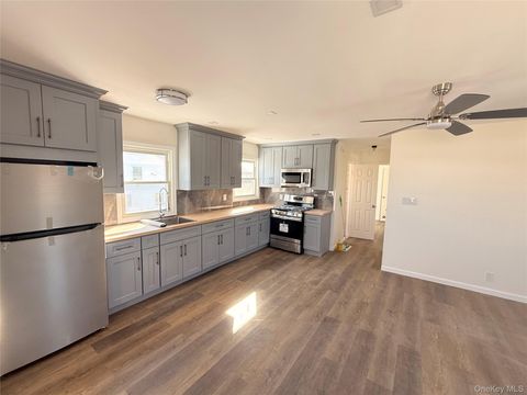 Photo of 351 Roquette Avenue, Floral Park, NY 11001 (MLS # 966650)