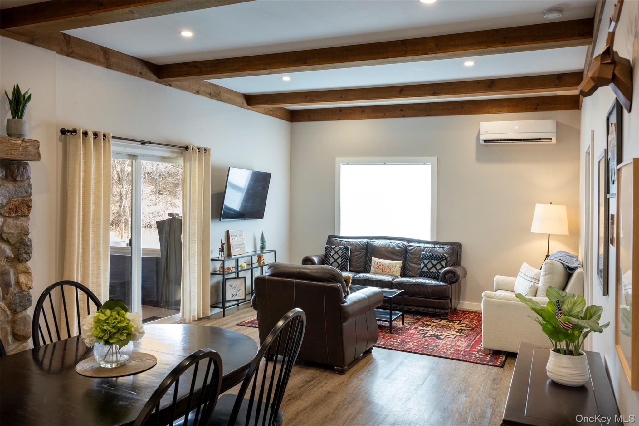 Windham, New York 12496, United States, 2 Bedrooms Bedrooms, ,2 BathroomsBathrooms,Residential,Active,100805