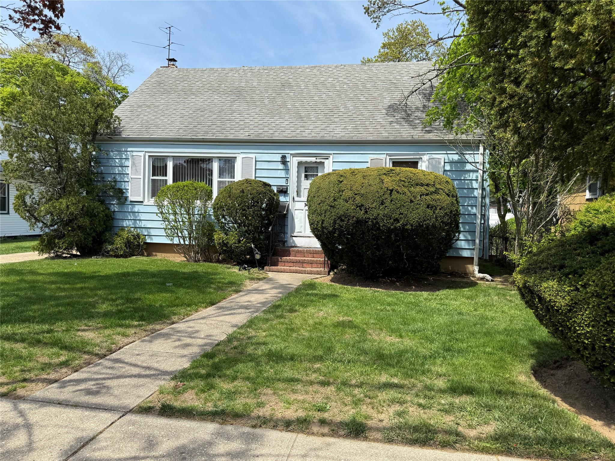 89 East Clinton Avenue, Roosevelt, New York image 2
