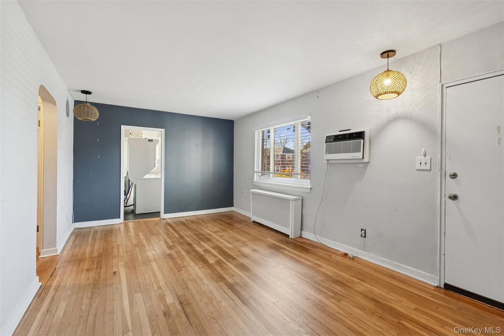 Photo of 255-02 73rd Avenue #A, Glen Oaks, NY 11004 (MLS # 944370)