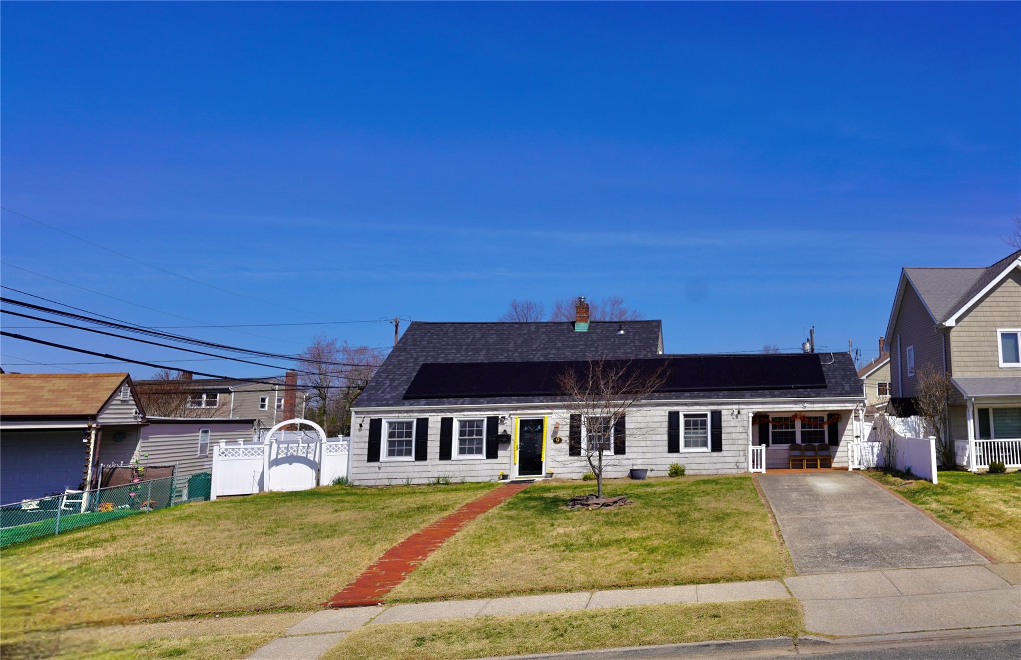 9 Fox Lane, Levittown, New York image 1