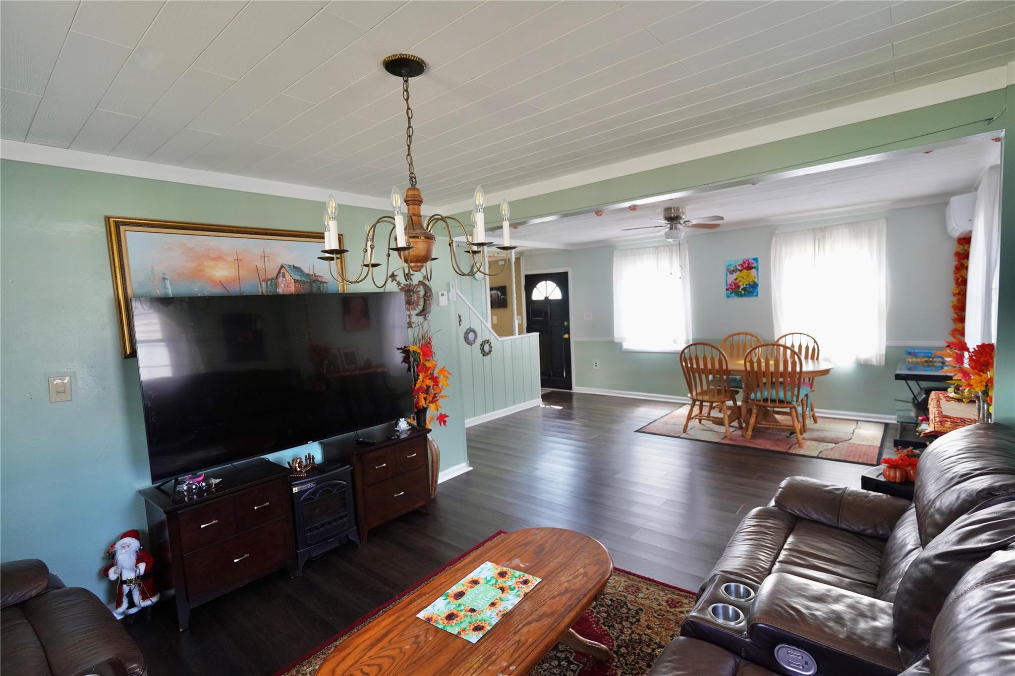 9 Fox Lane, Levittown, New York image 3