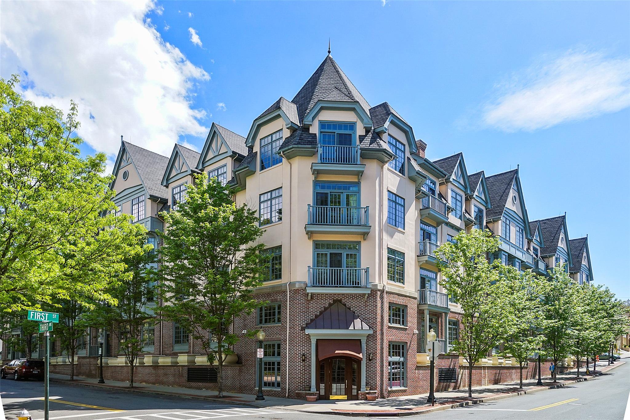 55 First Street #406 PENTHOUSE, Pelham, New York image 2